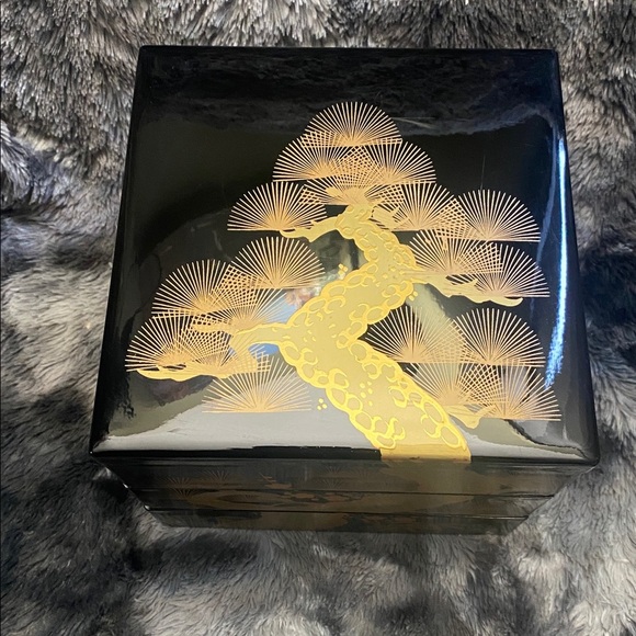 Vintage Japanese Lacquer Storage/Jewelry Box - Picture 2 of 16